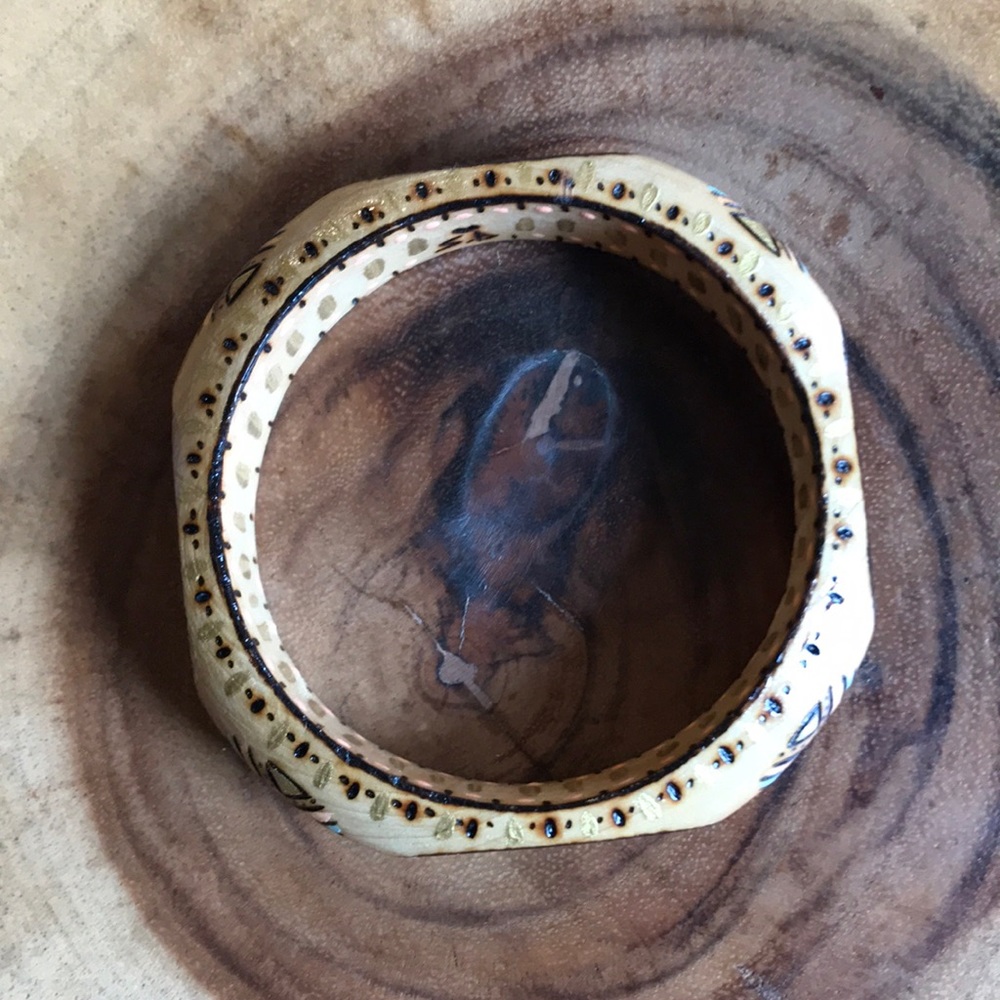 Wood Bangle bracelet - Picture 4 of 4